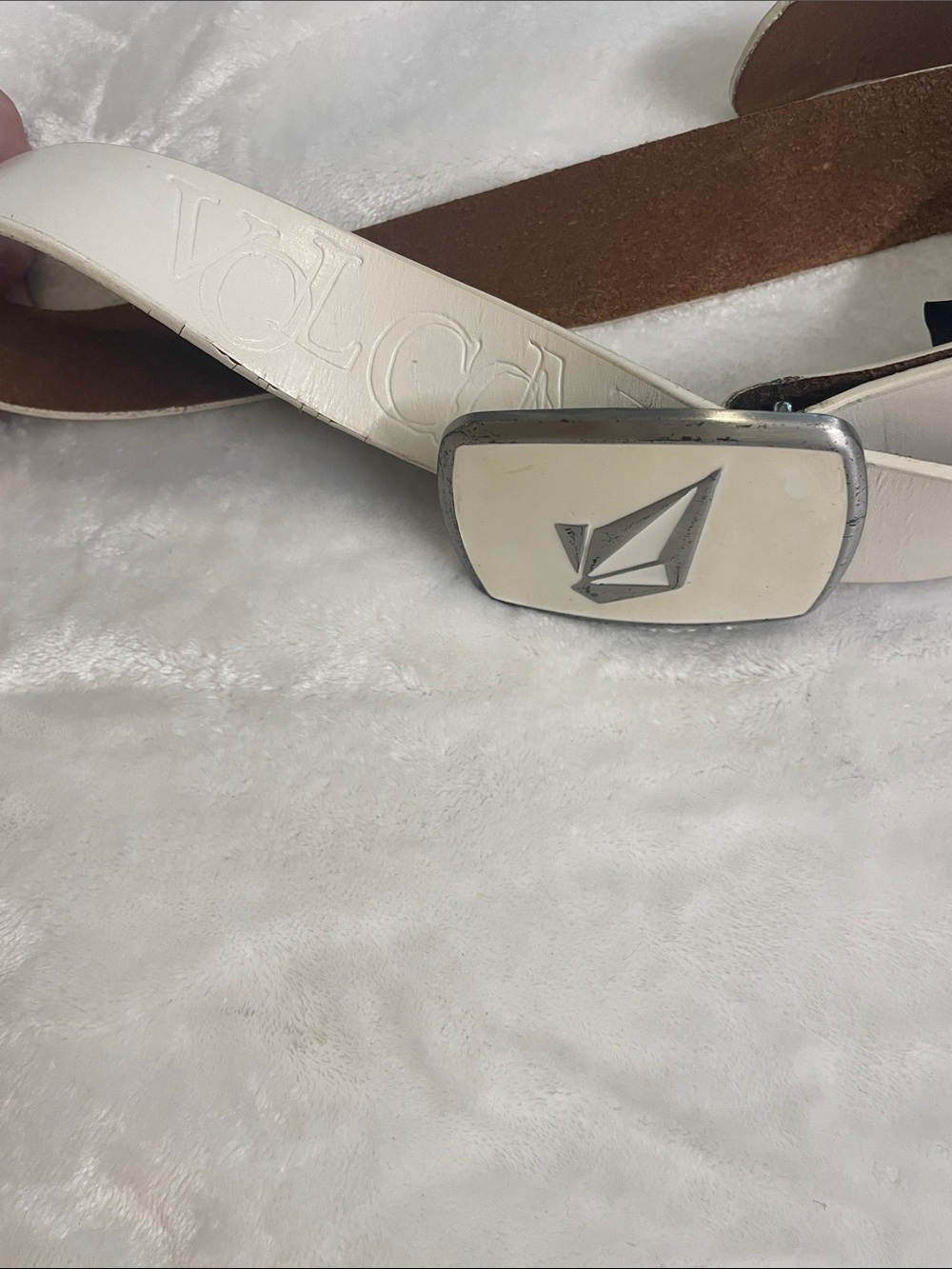 Volcom Men's Half Stone White Leather Belt with Logo Buckle - Picture 12 of 12